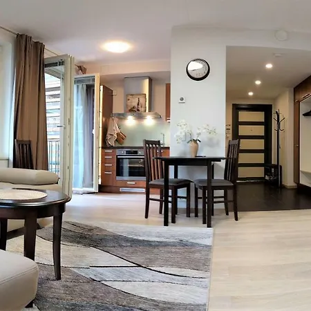 Apartment Royal C. R. Jakobsoni 7 *