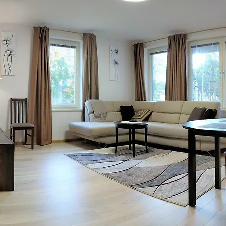 Apartment Royal C. R. Jakobsoni 7 *